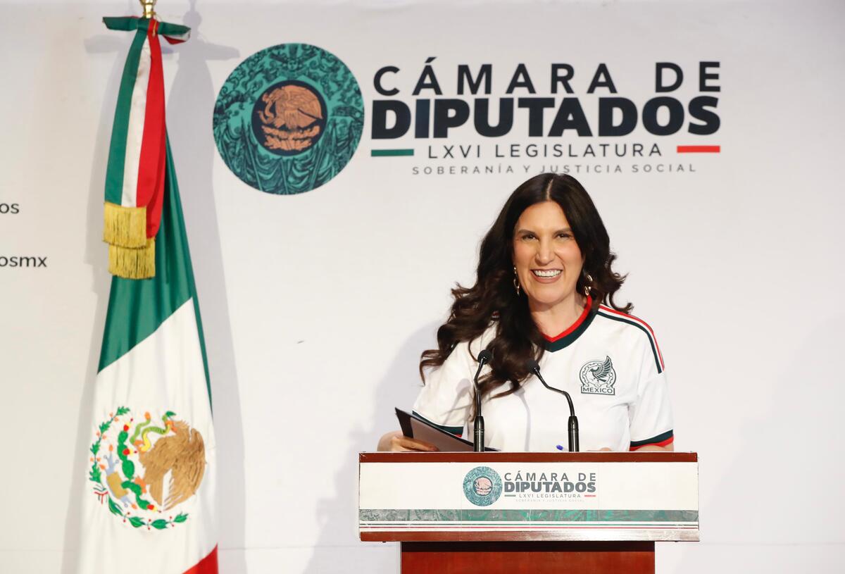 Kenia López celebra fin de "injustificada pausa" entre México y España