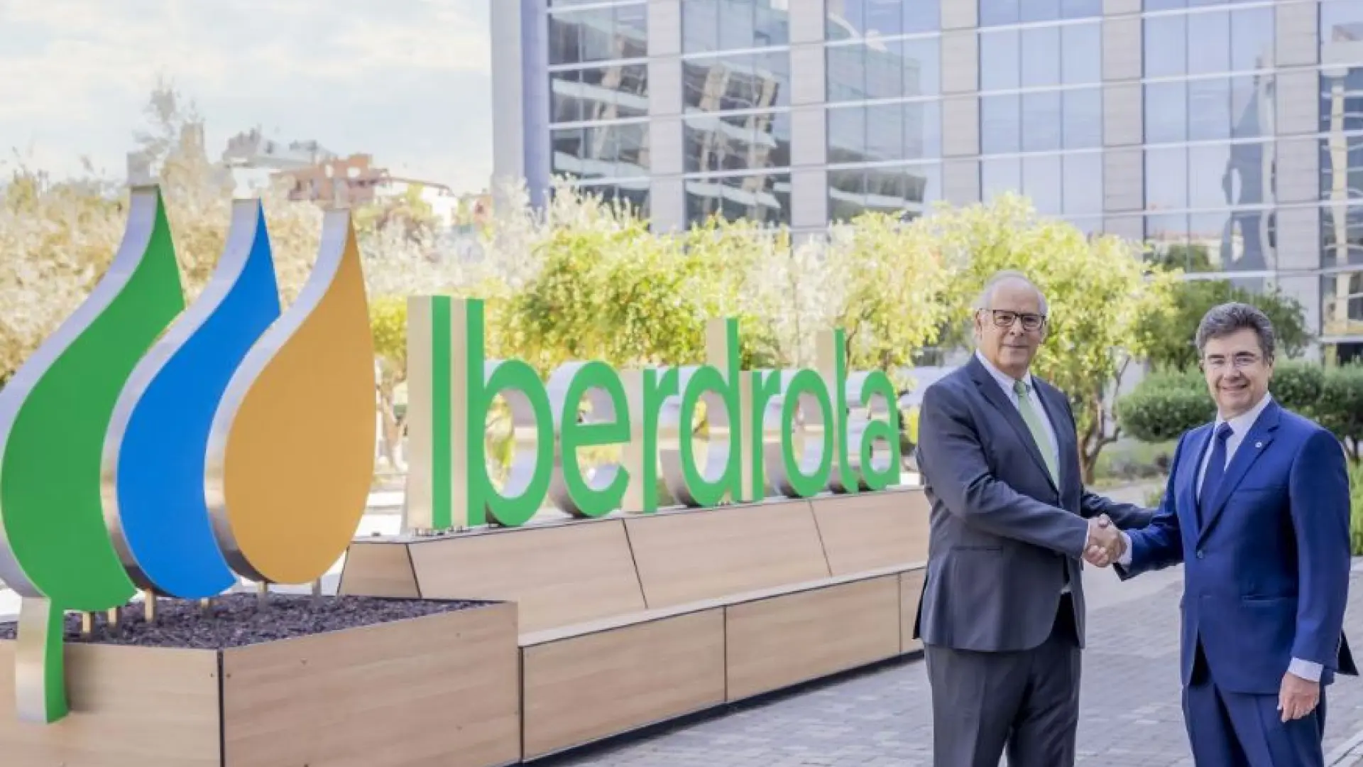 Iberdrola y Vodafone se unen en la venta de energía y telecomunicaciones: descuentos de 10 euros