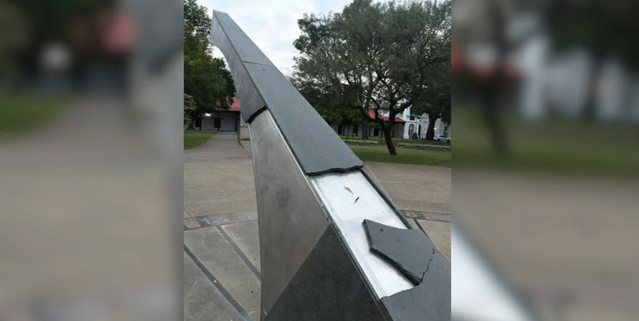 En el sur de Santa Fe, el enigmático reloj de sol continúa vandalizado: cómo piensan restaurarlo