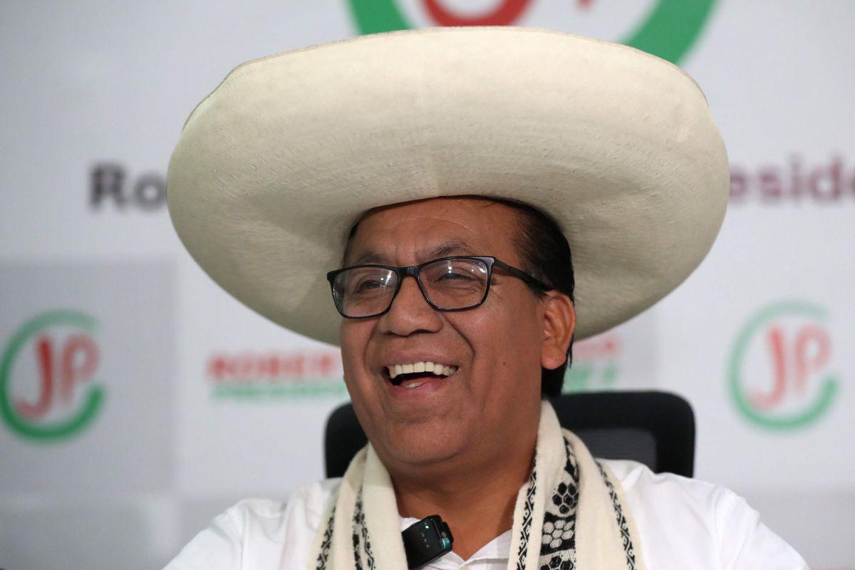 Sánchez denuncia 'fraude' en Perú y no reconocerá al gobierno de Fujimori