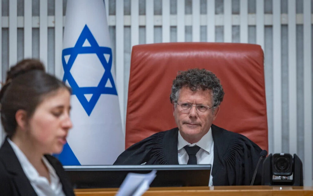 High Court assails state comptroller election, signaling it will likely intervene