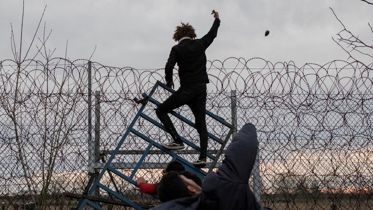 Varios países europeos buscan socios externos para crear centros de deportación de migrantes