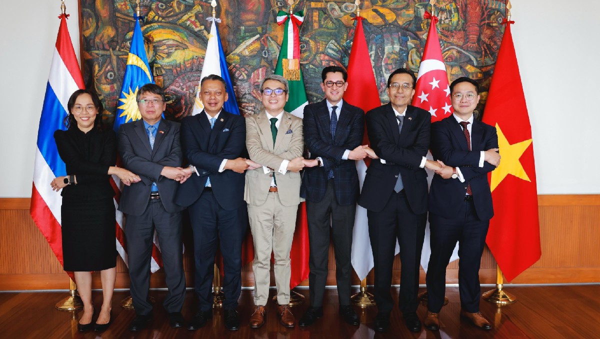 SRE estrecha cooperación con Asia y adhesión con Reino Unido