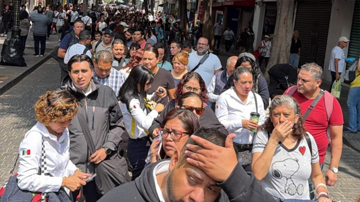 Miles hacen fila para ingresar al Centro de la CDMX ¡Hasta 3 horas formados!