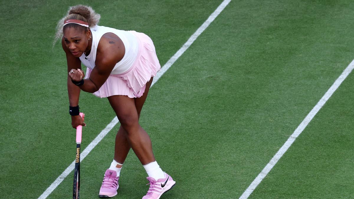 Serena Williams vuelve a las canchas a los 44 años con victoria en dobles