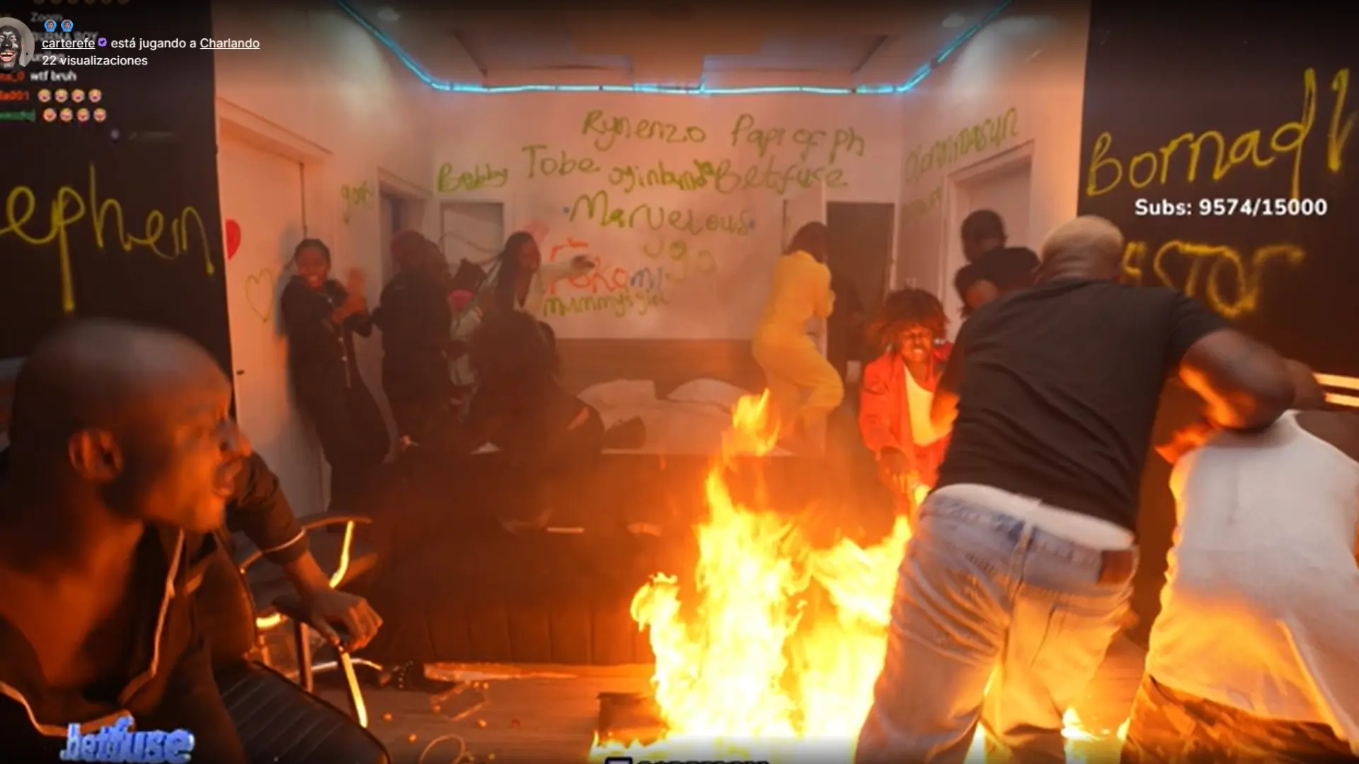 Sale ardiendo en directo el cubículo de un 'streamer' tras intentar un truco