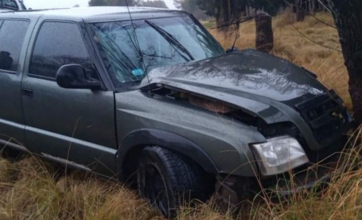 Lonquimay: se despistó en la ruta 5 y chocó contra un árbol