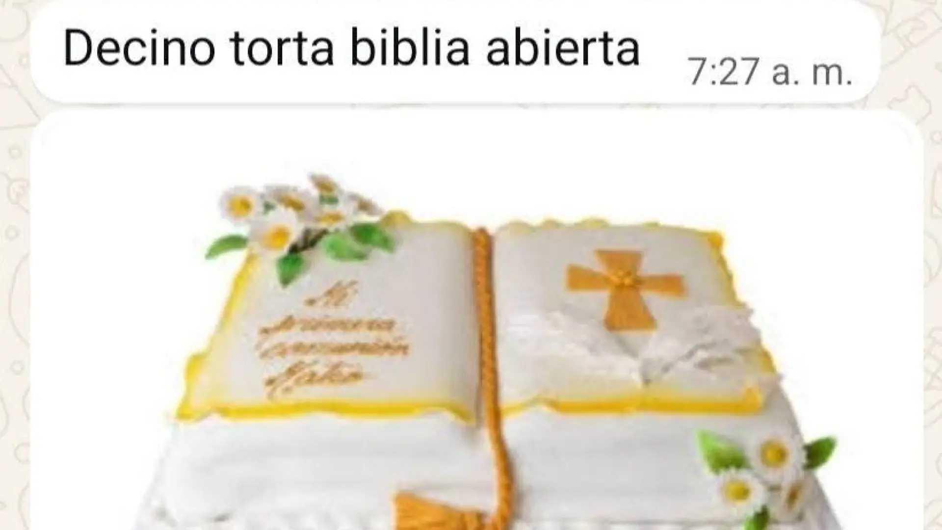 Le piden a una repostera una tarta con forma de biblia y el resultado los deja sin palabras