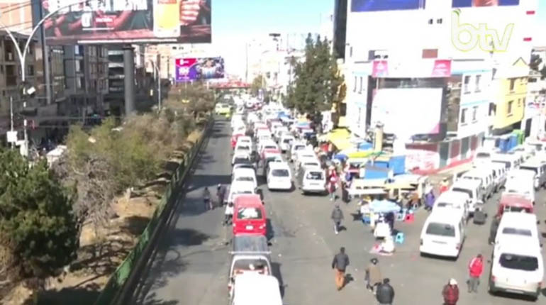 Reportan que El Alto retorna paulatinamente a la normalidad con más tránsito y ferias abiertas
