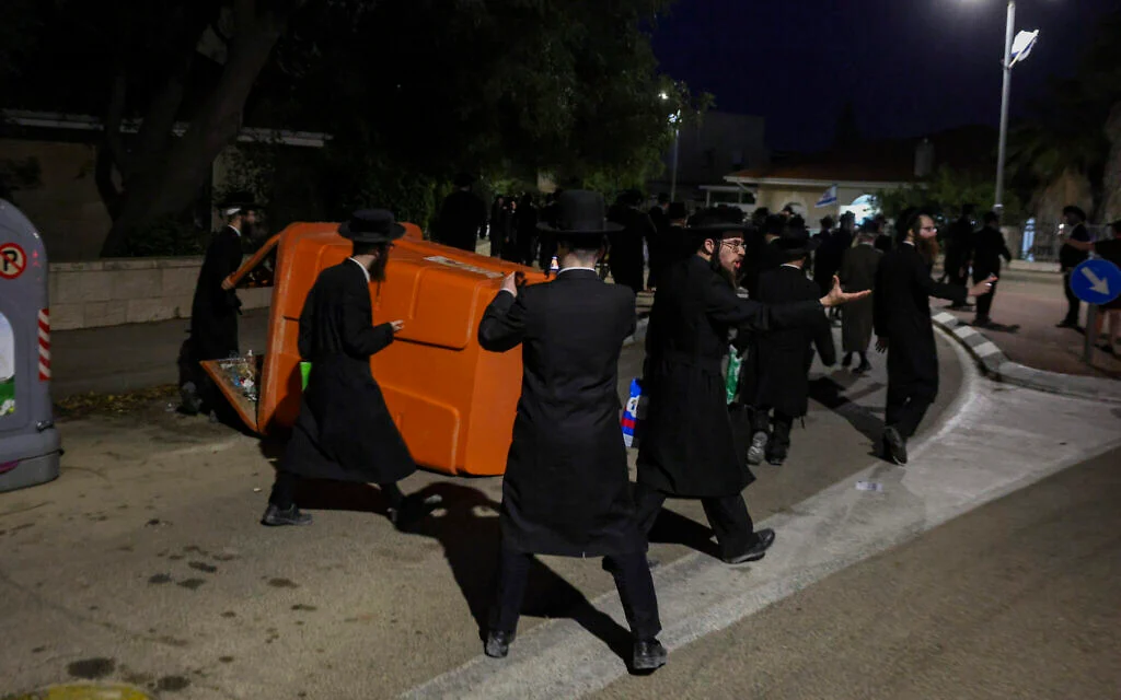 Four men indicted over Haredi riot outside home of Supreme Court Justice Sohlberg