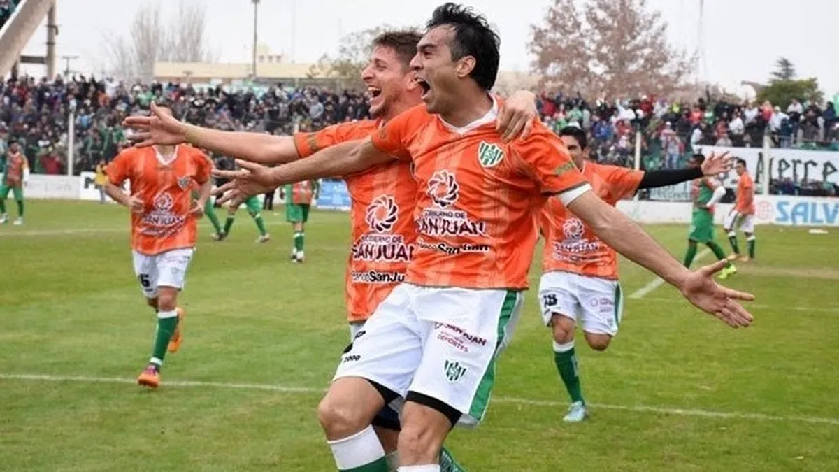 A 10 años del último ascenso de Desamparados: el Día del Padre que marcó a Puyuta por volver a tocar el cielo
