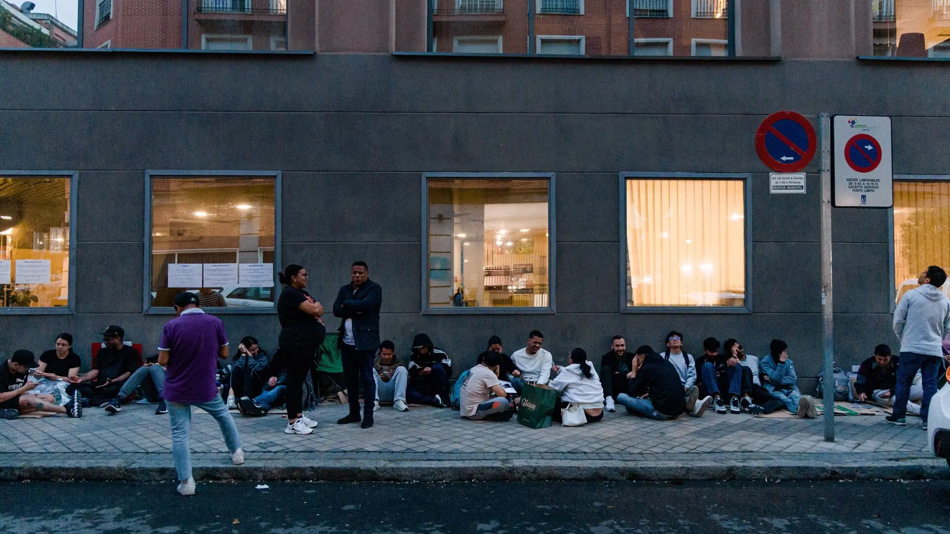 Cerca de un millón de inmigrantes han presentado solicitudes para acogerse al proceso de regularización