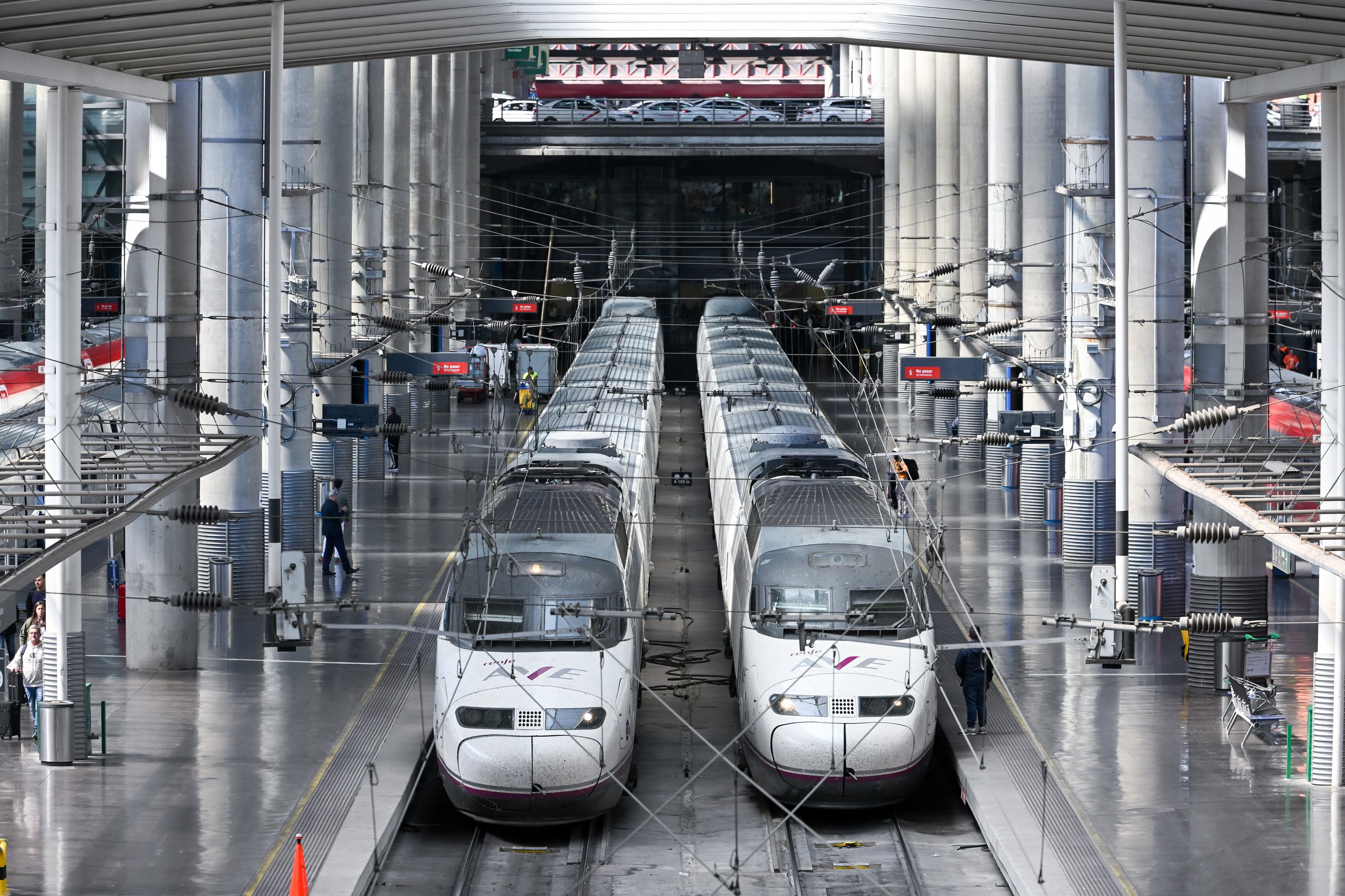 Interrumpida la circulación de los trenes de alta velocidad de varias líneas por falta de suministro eléctrico