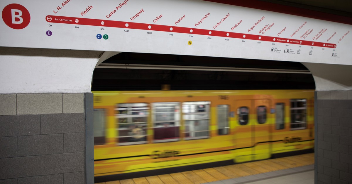 Liberarán molinetes de la Línea B de subte: los metrodelegados realizan una medida de fuerza este martes