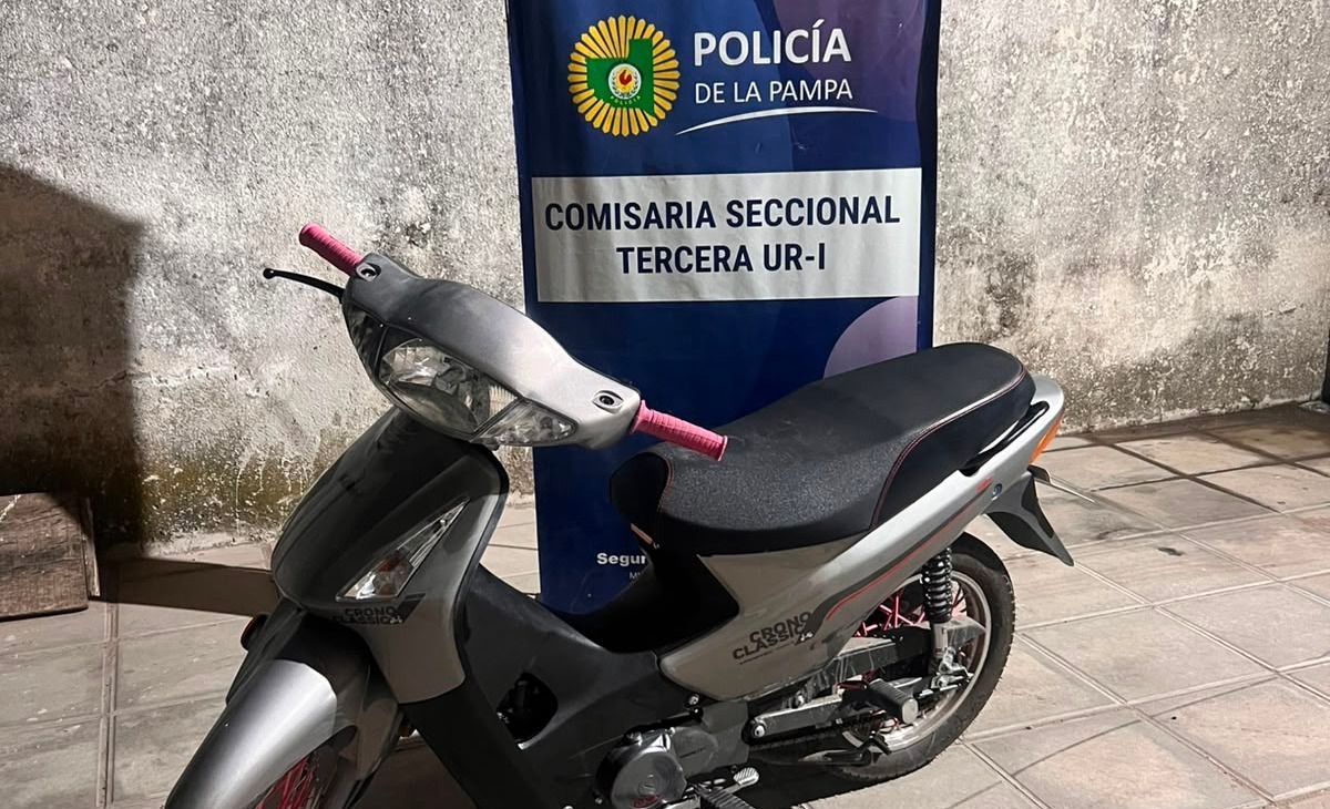 Dos hombres detenidos por robar una motocicleta