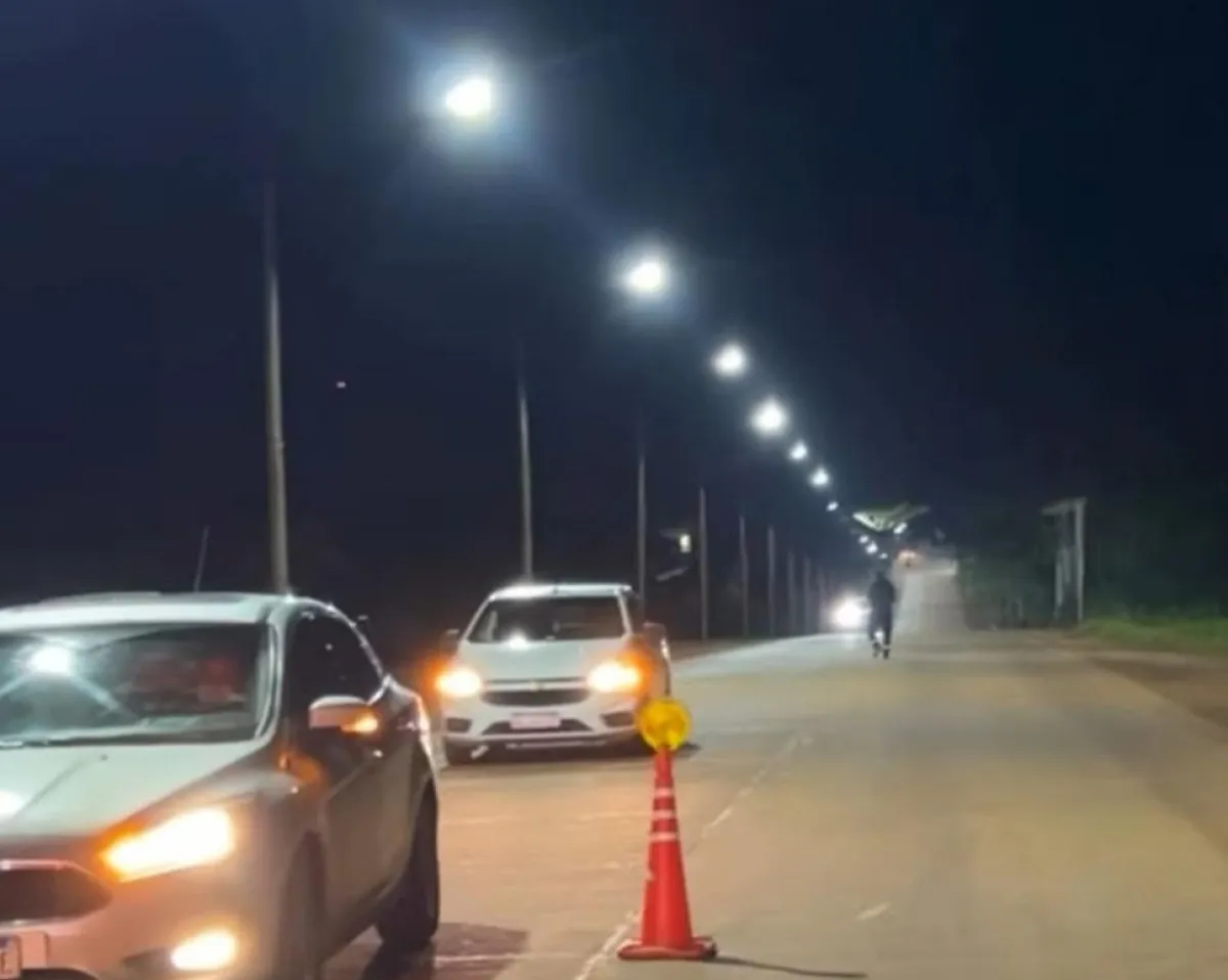 Puerto Esperanza avanza en seguridad con mejoras de caminos y luminarias nuevas
