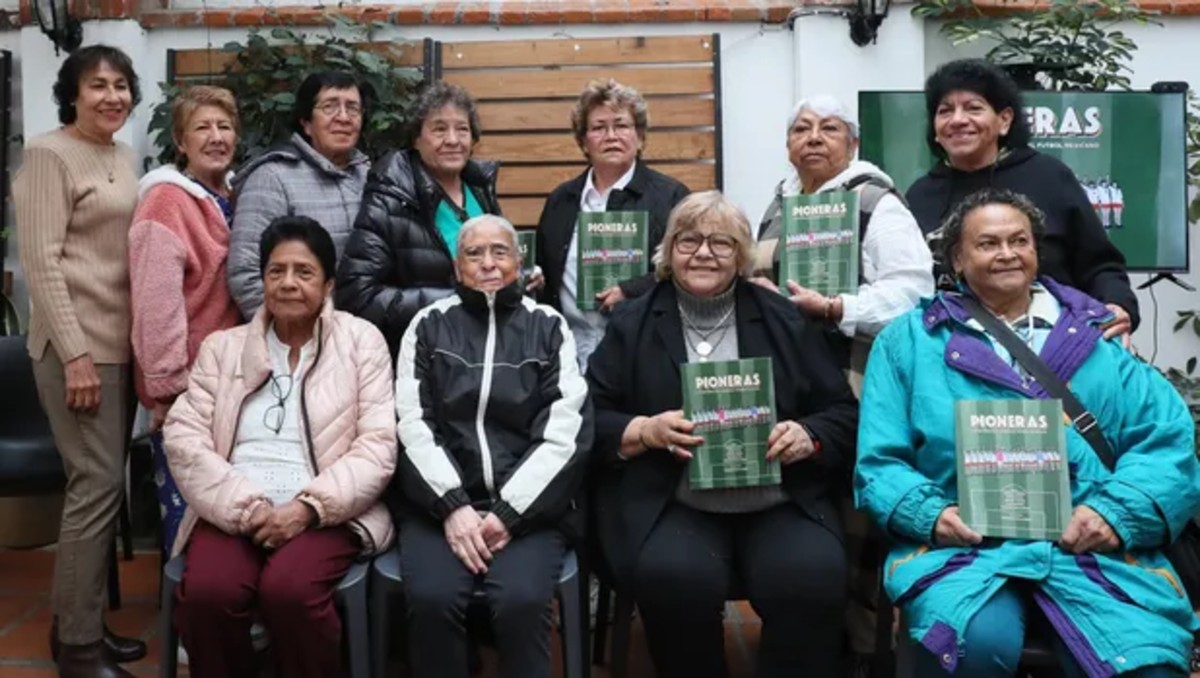 Pioneras, cómic documental que revive hazaña del Tri Femenil de 1971