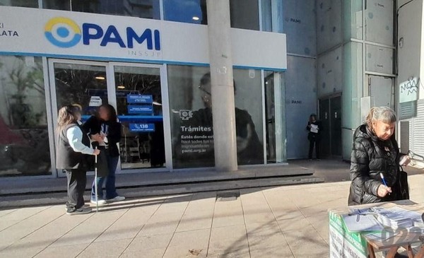 Pami: juntan firmas para exigir una tarjeta alimentar y medicación al 100% para jubilados y personas con discapacidad