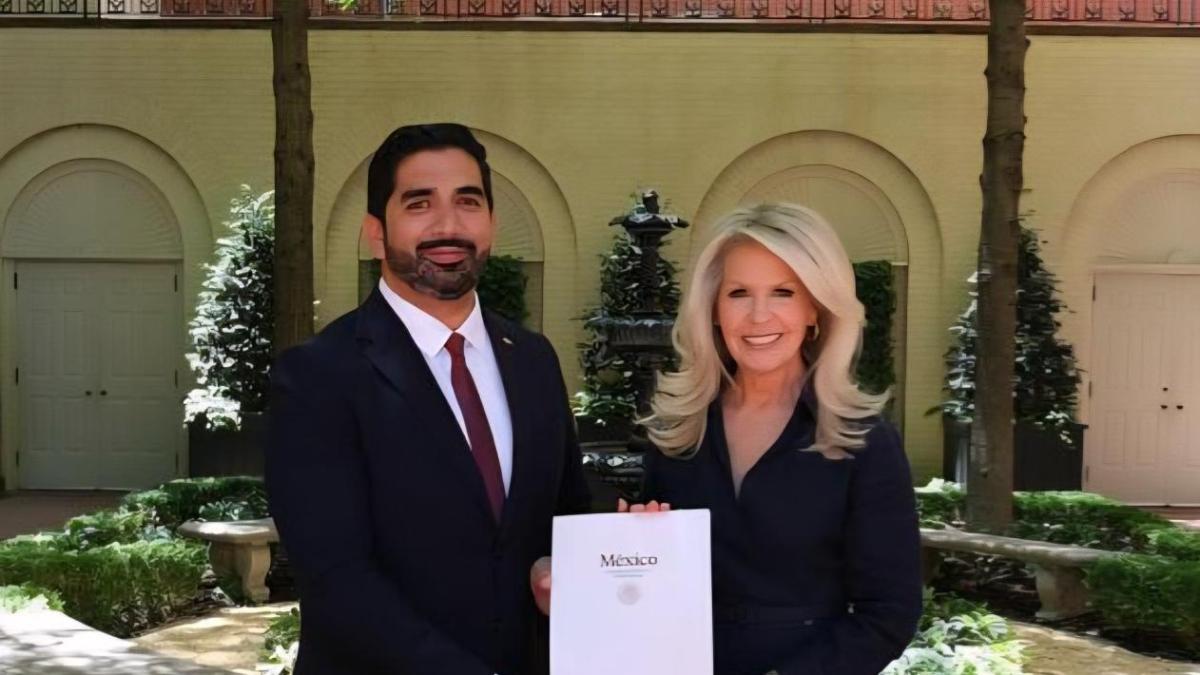 Embajador de México en EU entrega copia de sus cartas credenciales
