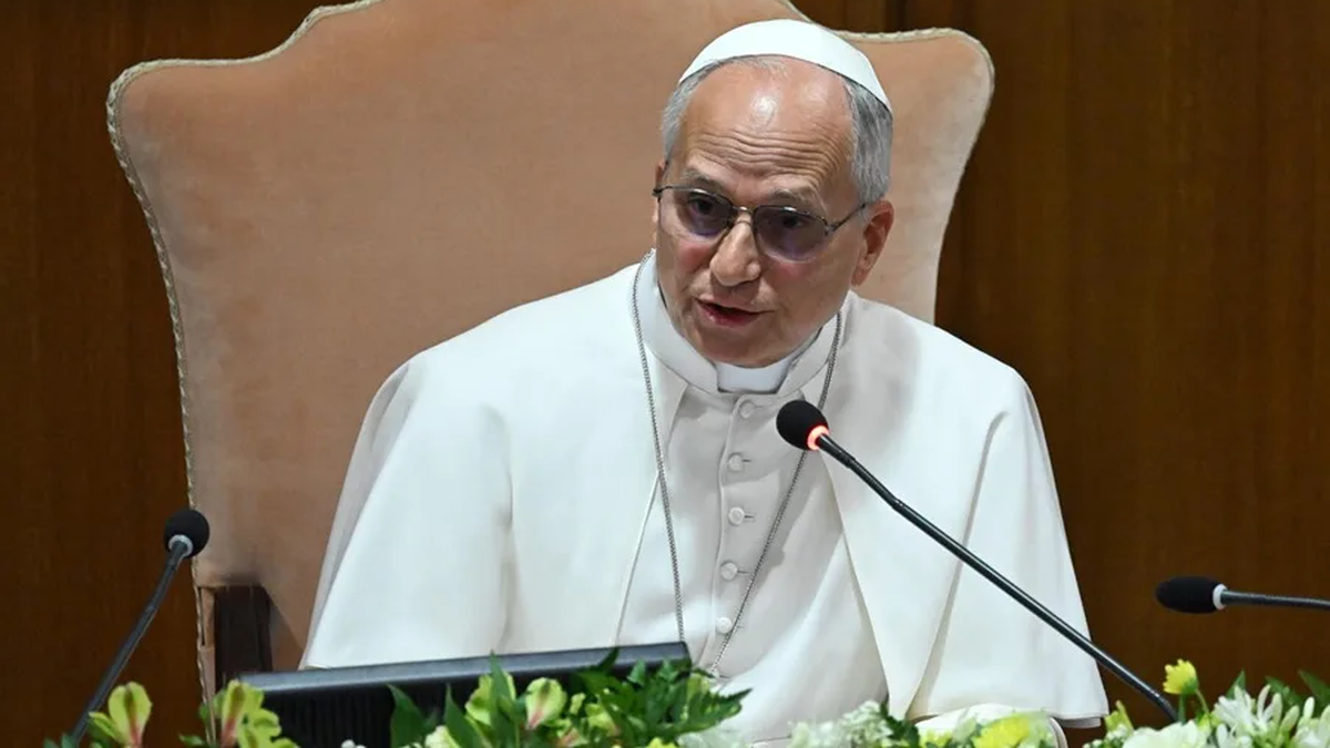 En su primera encíclica, el papa exige "desarmar" la inteligencia artificial y reclama una regulación firme