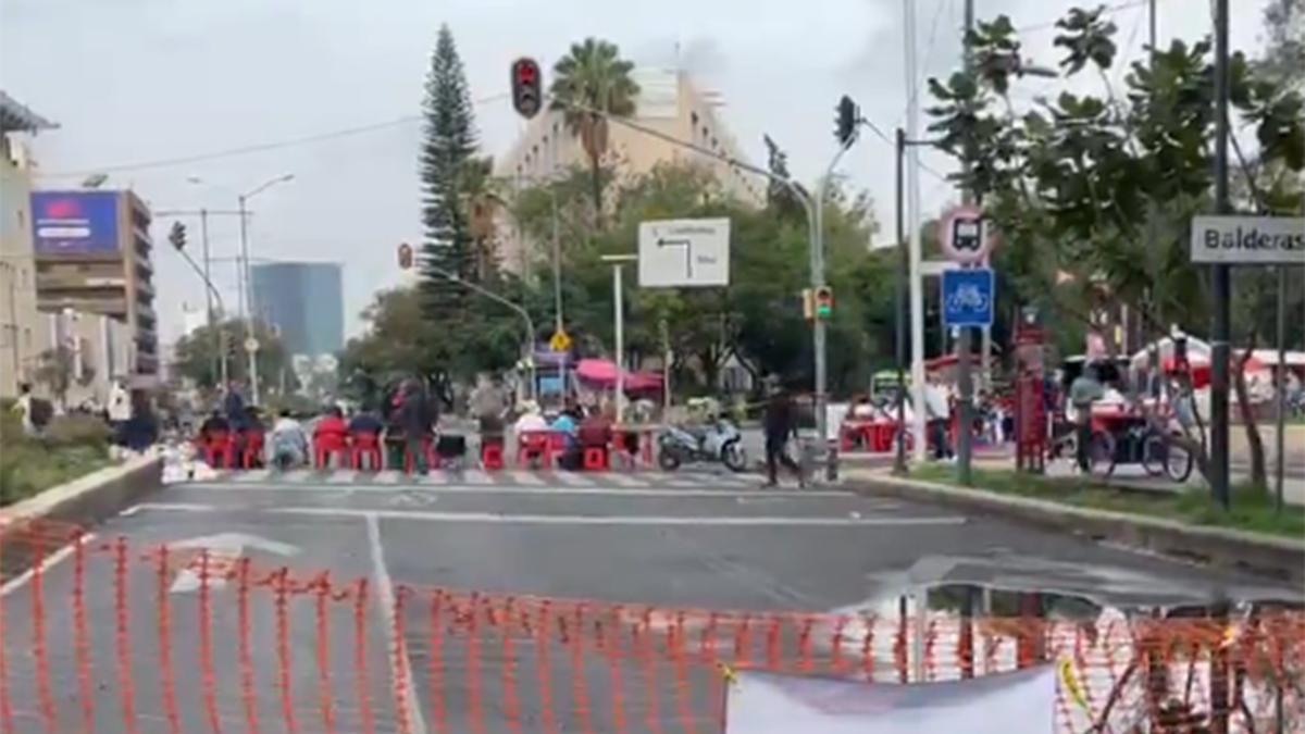 Débiles visuales siguen con bloqueo en Balderas y Arcos de Belén, CDMX