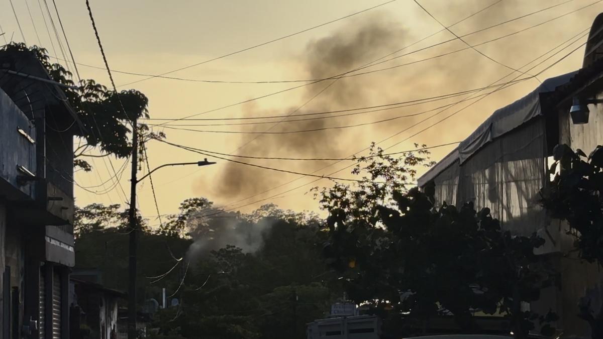 Incendio de polvorín ilegal en centro de Colima causa pánico y daños totales