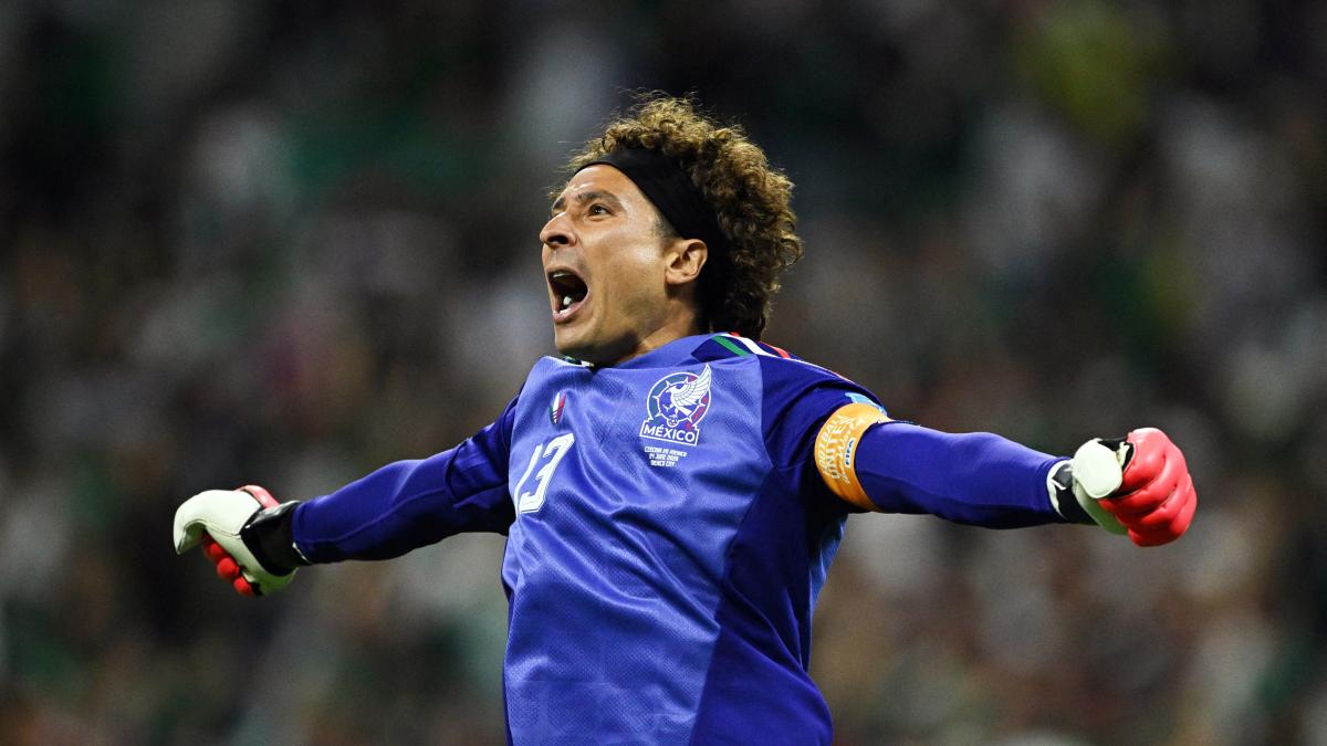 Guillermo Ochoa entra de cambio ante Chequia y sella una noche mágica con la Selección Mexicana