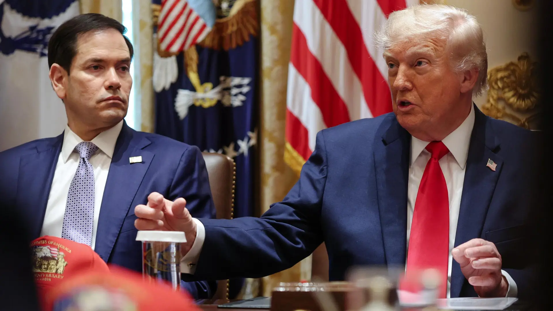 Restricciones bancarias, bloqueo de activos... así es el órdago de Trump que aleja a Meliá e Iberostar de Cuba