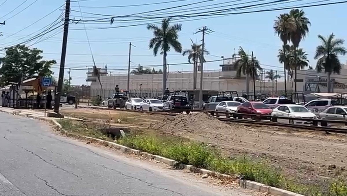 Autoridades controlan enfrentamiento en cárcel de Culiacán