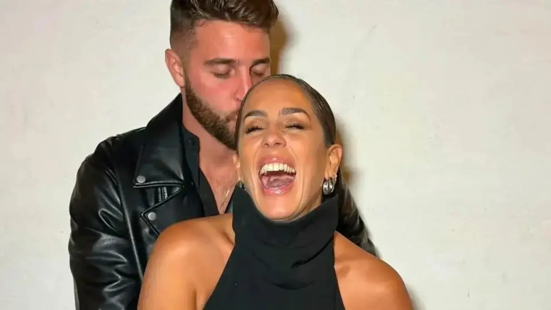 David, novio de Anabel Pantoja, visto paseando con una misteriosa joven: "Hay mucha complicidad"