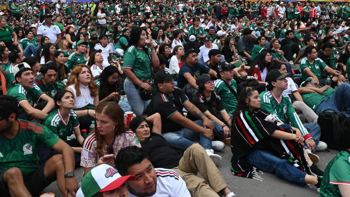Reportan lleno total del Fan Fest Zócalo; piden ir a otras sedes