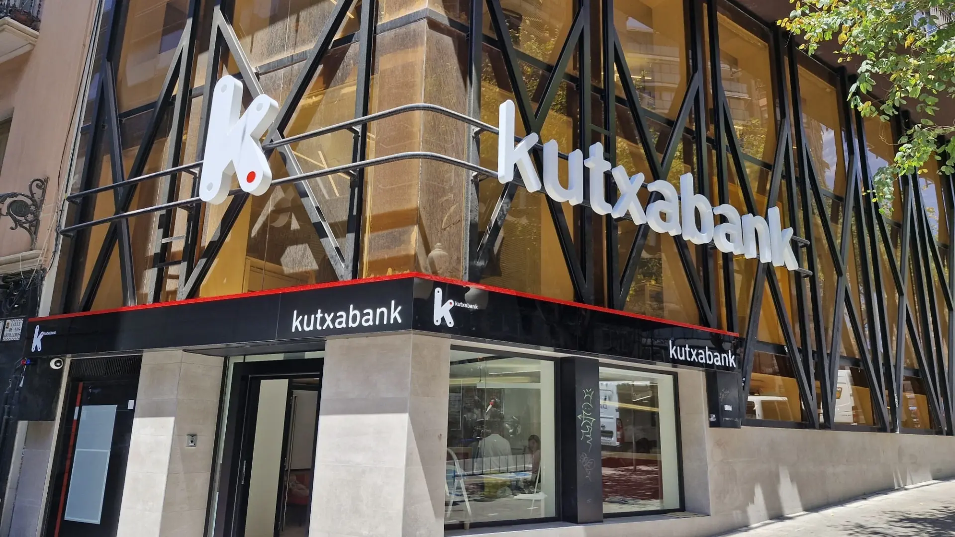 Kutxabank lanza su primera cuenta remunerada: esta es la rentabilidad que ofrece