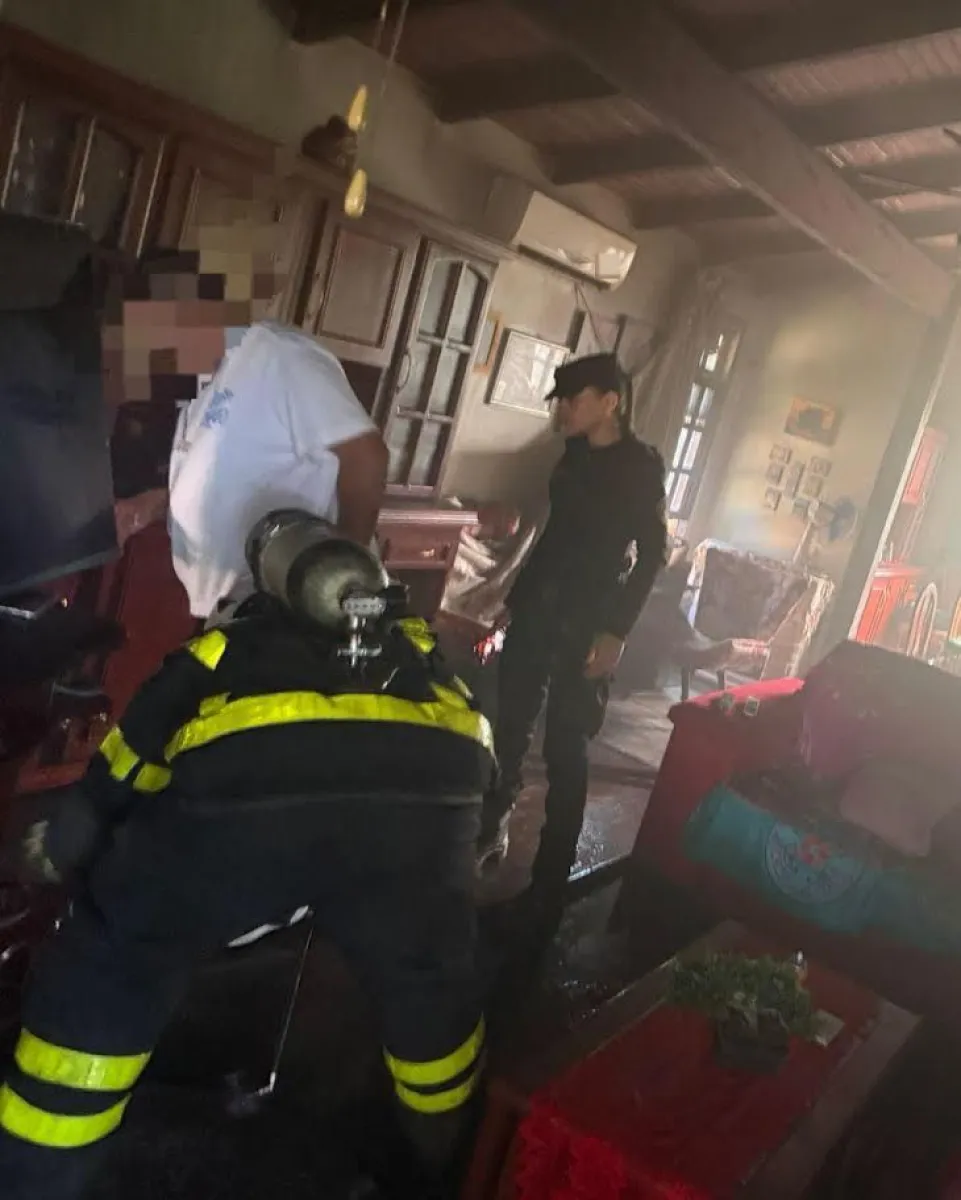 Iguazú: escucho una explosión en la casa de su vecino y fue a buscar a los bomberos