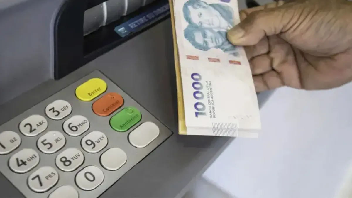 Un informe de la UBA advierte que el salario mínimo perdió casi el 40% de su poder de compra desde 2023