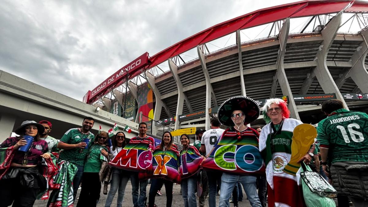 Marea verde en el Coloso: Miles de fans arropan al Tri en una jornada histórica