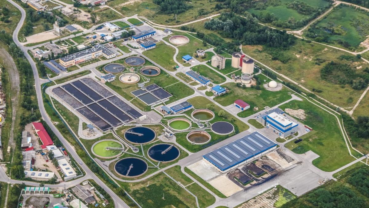 Química Apollo: eficiencia operativa en el tratamiento de agua industrial