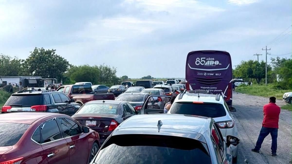 Cierran carretera federal de Tamaulipas ante falta de energía eléctrica
