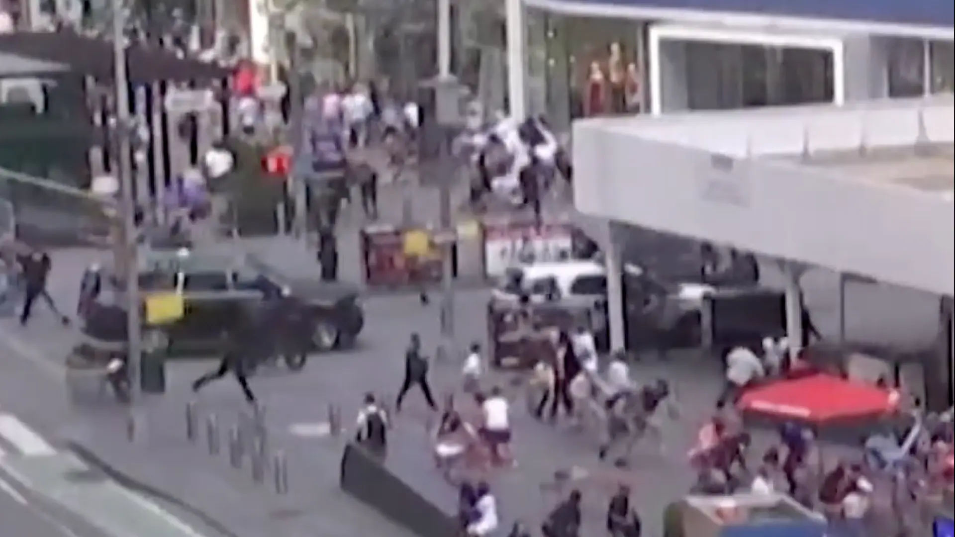 Un menor abre fuego en Times Square y desata escenas de pánico entre la multitud