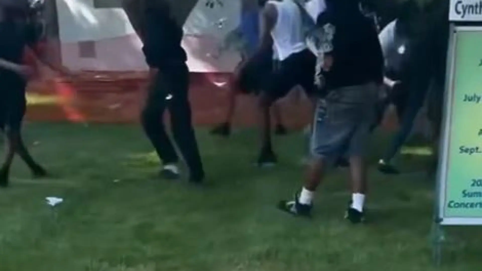 Buscan a los autores de un tiroteo que ha dejado al menos 12 heridos en un festival en Ohio