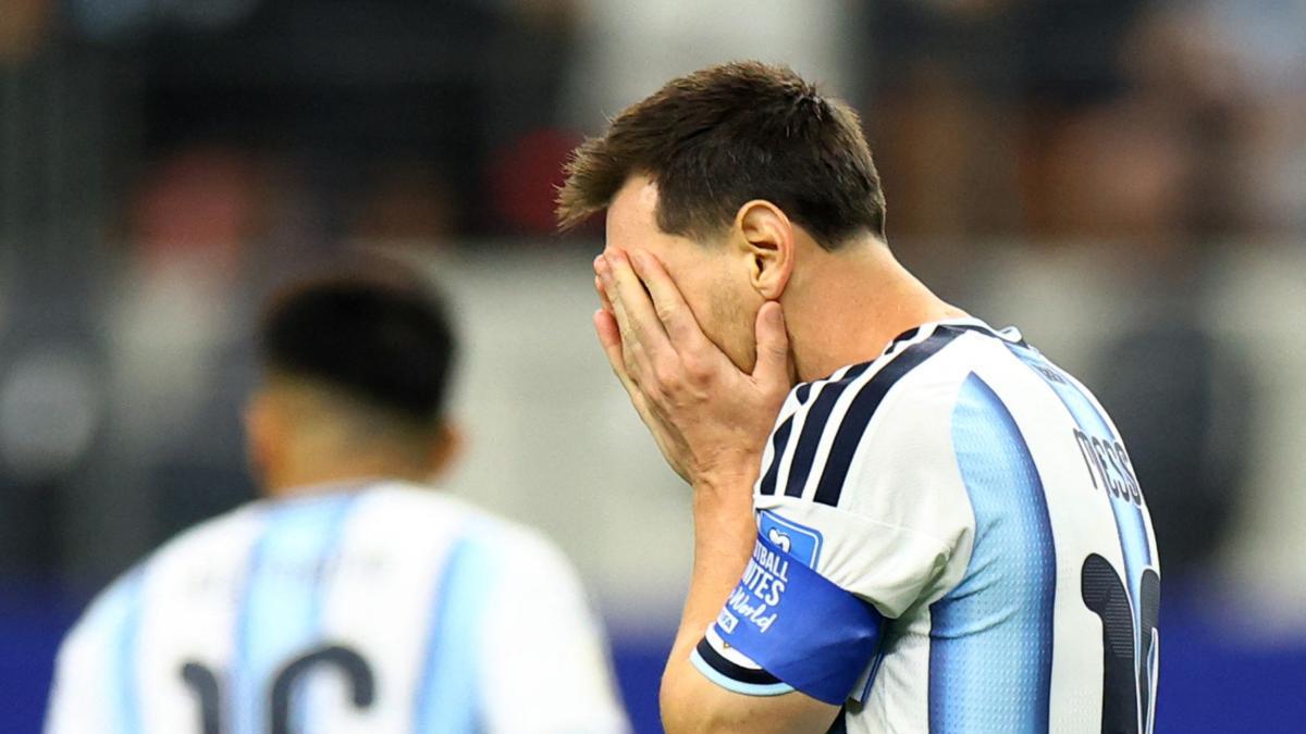 Messi falla penal y deja escapar gol histórico en los Mundiales