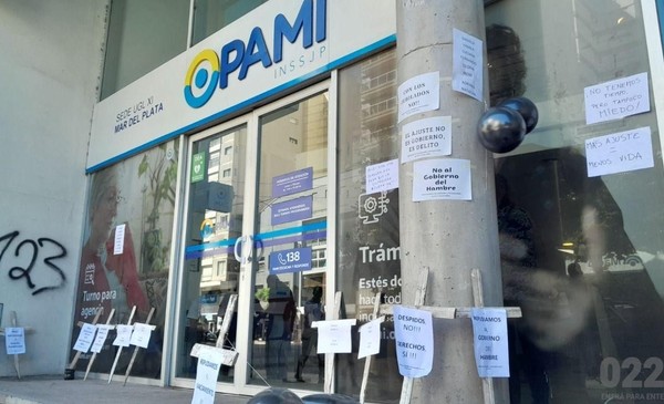 Pami: alertan que cierra una oficina clave y abren otra que no tiene ni baños públicos