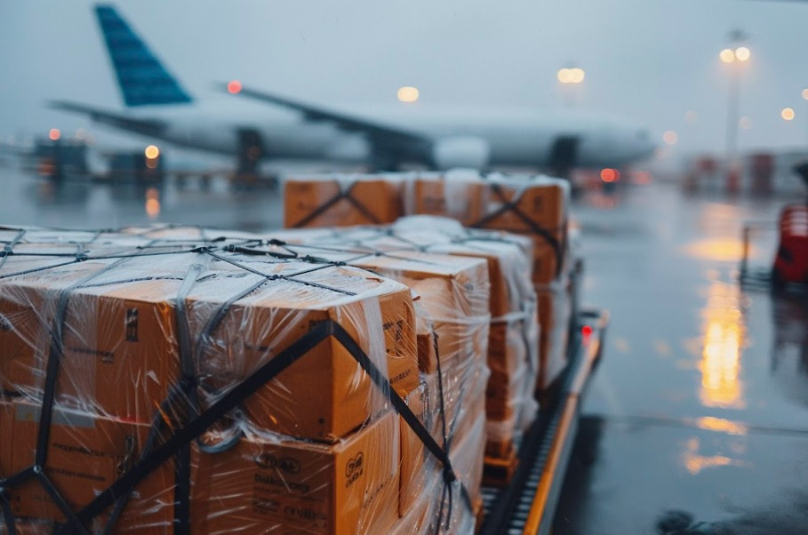 Importaciones aéreas desde China crecen 87.2% pese a aranceles