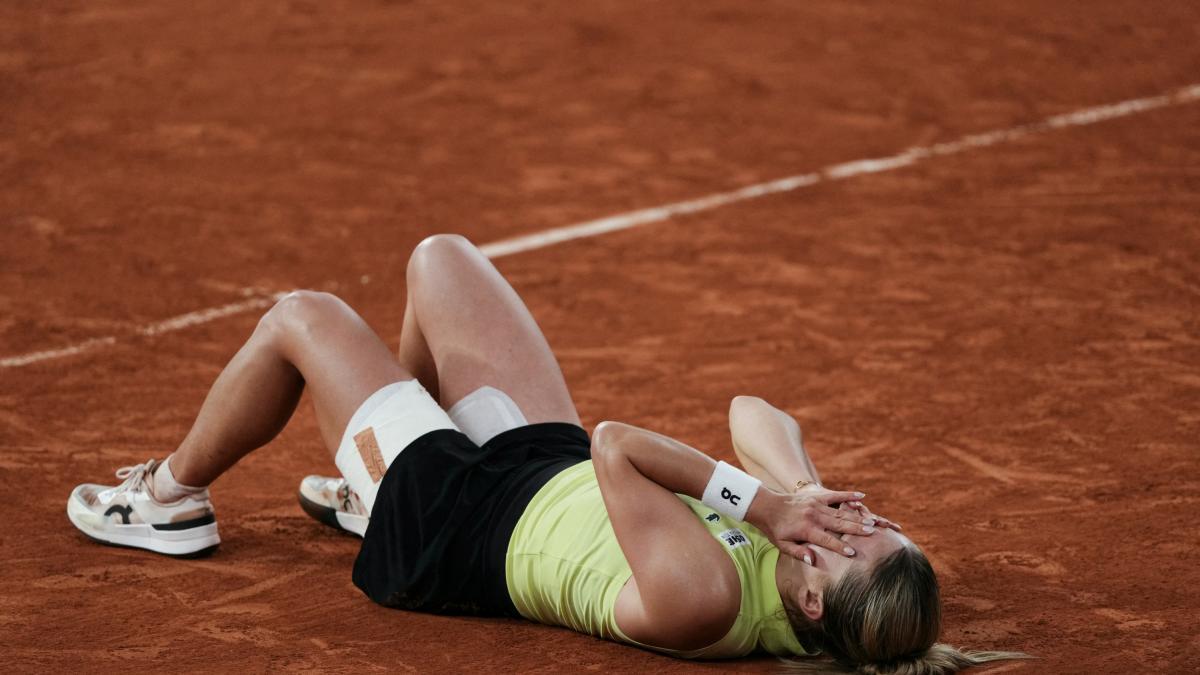 Maja Chwalinska no tenía dinero para el hotel y horas después se metió a la final de Roland Garros