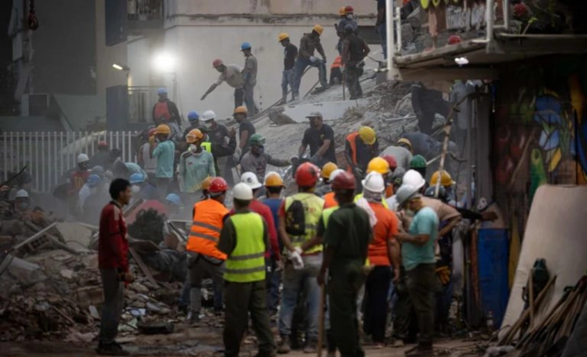 Venezuela: Rescataron a una mujer de 80 años que estuvo tres días bajo escombros