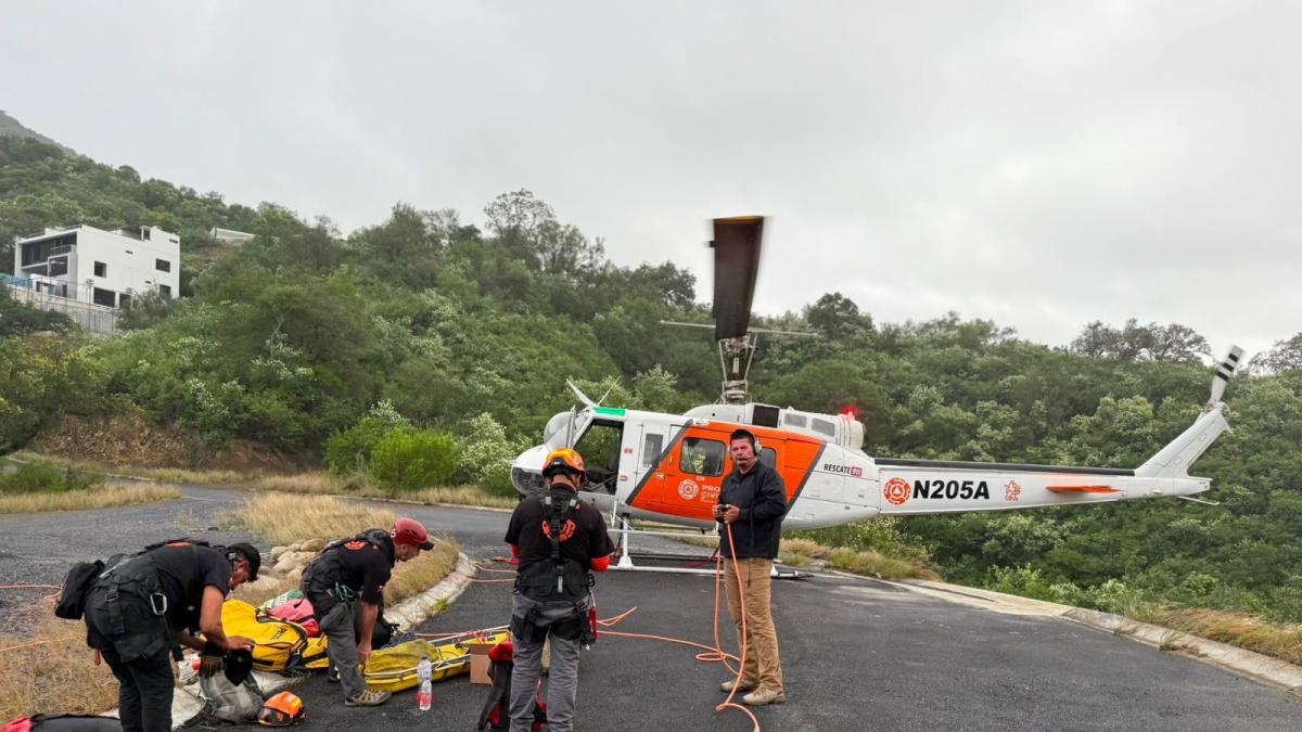 Pareja renta cuatrimoto y muere al caer en un barranco
