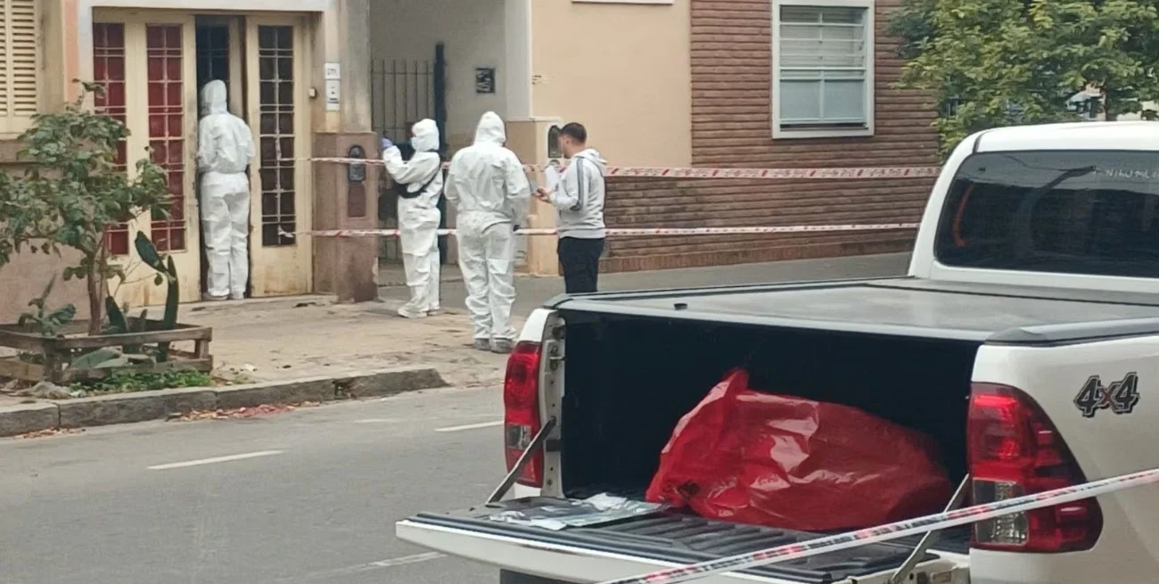 Custodian la casa de Barrelier por amenazas de incendio tras el crimen de Agostina Vega