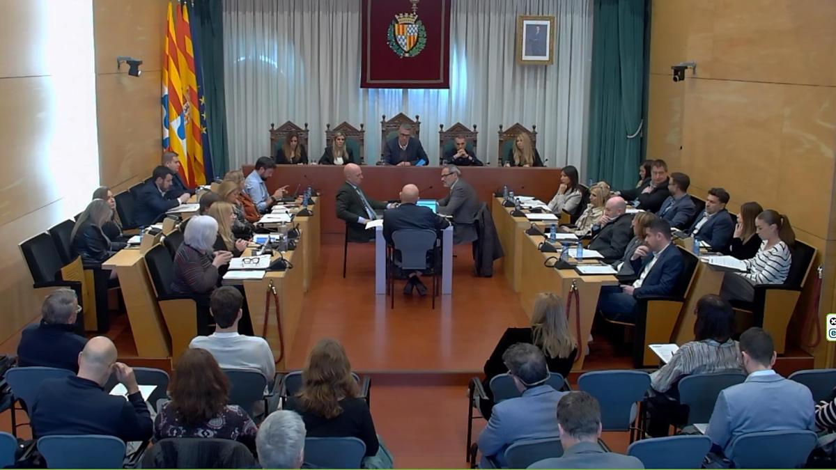 El PSC acusa al gobierno de Badalona de perder 168 millones para construir vivienda