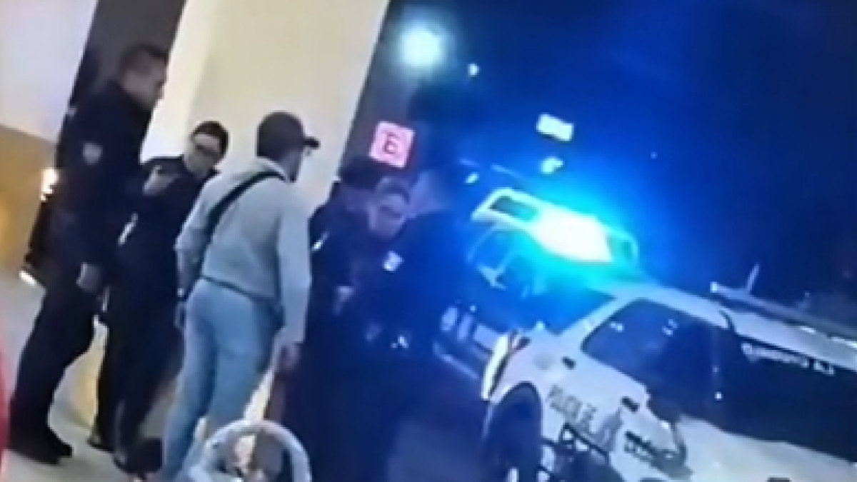 No querían 'pagos chiquitos' y roban celulares en Coppel Puebla; hay un detenido