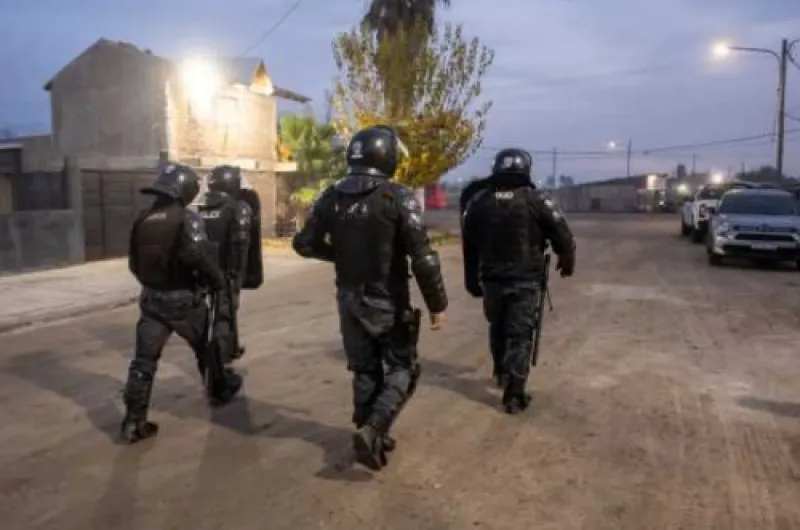Detuvieron a un padre y a sus dos hijos por una causa de presuntos abusos sexuales intrafamiliares