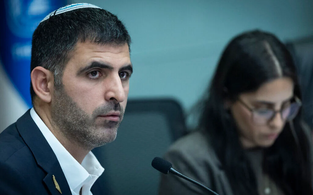 Likud said to be courting Ra'am for help on passing media overhaul law